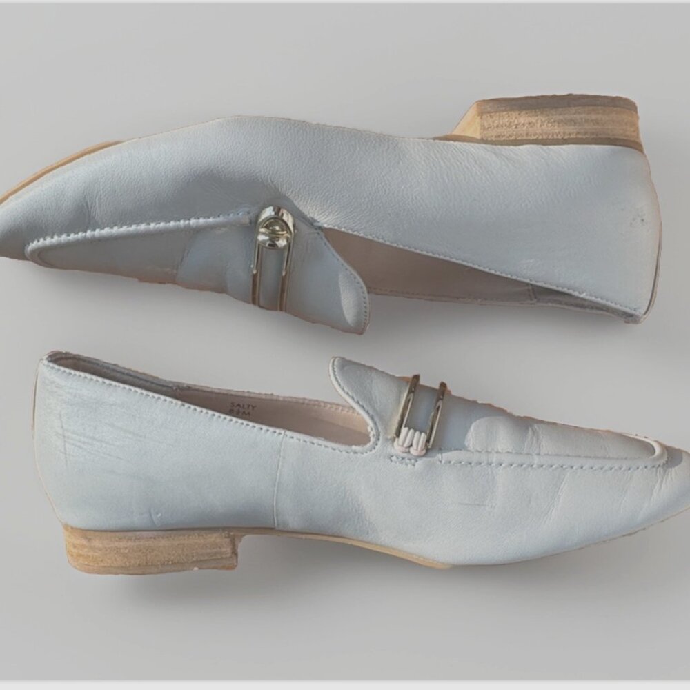 (8.5) TAHARI “Salty” Light Gray Leather Loafers - Picture 5 of 13